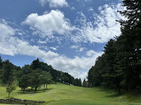 初夏のゴルフ場 初夏のゴルフ場 ゴルフ,コース,青空の写真素材