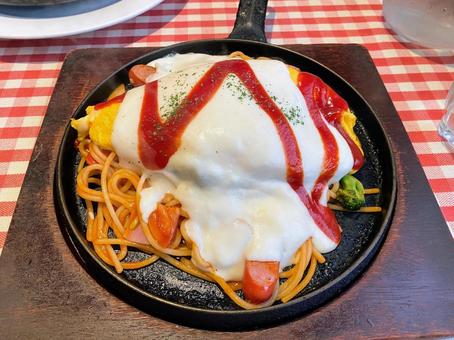 洋食　ナポリタン＆オムレツの写真