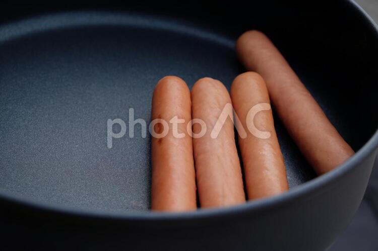ソーセージを焼く フード,料理,不健康ですの写真素材
