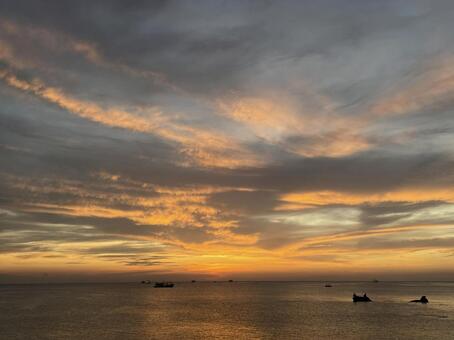 フーコック島の夕日 夕日,夕陽,海の写真素材