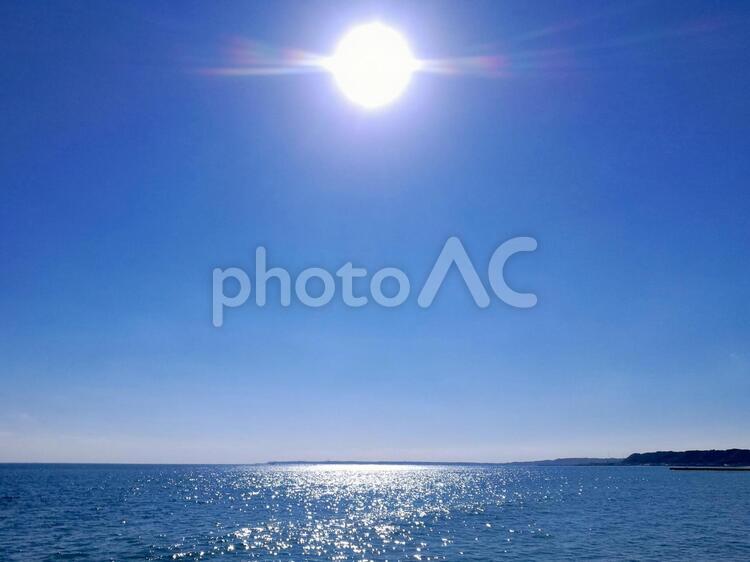 海　太陽　空　青空　 海,太陽,空の写真素材
