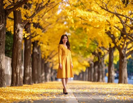 ストリートスナップ・イチョウ並木の彼女 ストリートスナップ・イチョウ並木の彼女の写真