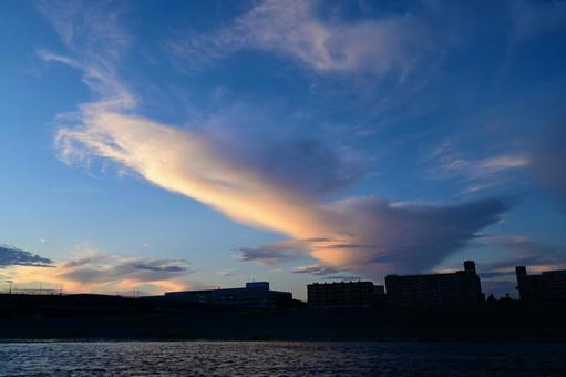 夕焼け空と不思議な雲 夕焼け空と不思議な雲の写真