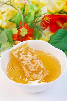 コムハニー コムハニー コムハニー,巣入り蜂蜜,巣蜜の写真素材