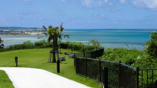 瀬長島の高台1の写真