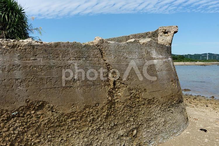 風化の美 海,空,防波堤の写真素材
