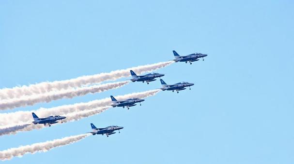 ブルーインパルス ブルーインパルス,飛行機,ジェット戦闘機の写真素材