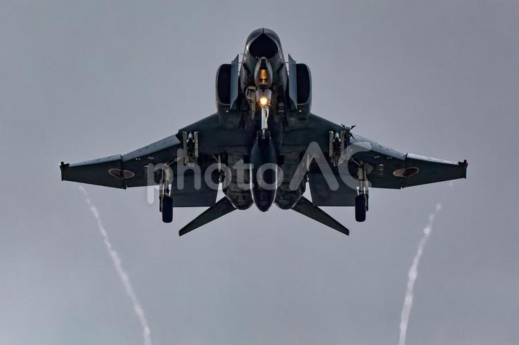 F-4EJ戦闘機アプローチ 防衛,戦闘機,最終進入の写真素材