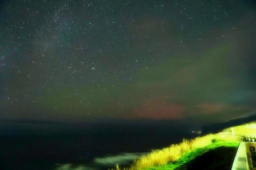 低緯度オーロラ_北海道 石狩厚田 ③ 低緯度オーロラ,星空,北海道の写真素材