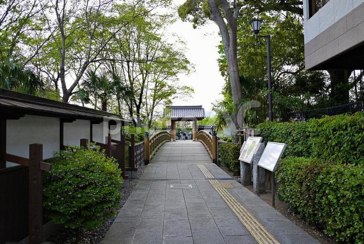 池田城跡公園　大手門への小道 大手門,東門,小道の写真素材