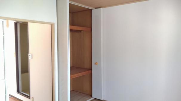 アパートの部屋の戸棚 アパートの部屋の戸棚 戸棚,収納,クローゼットの写真素材