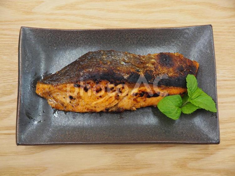 鮭のムニエル・家庭料理 鮭のムニエル,鮭,ムニエルの写真素材