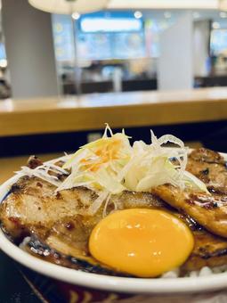ネギ豚丼 ネギ豚丼の写真