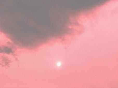 夜空と月の幻想的壁紙 夜空と月の幻想的壁紙の写真