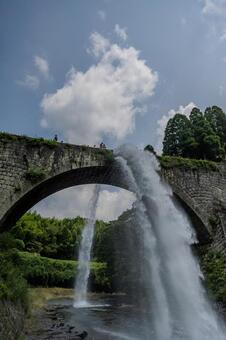 通潤橋（放水中） 通潤橋,水路橋,放水の写真素材