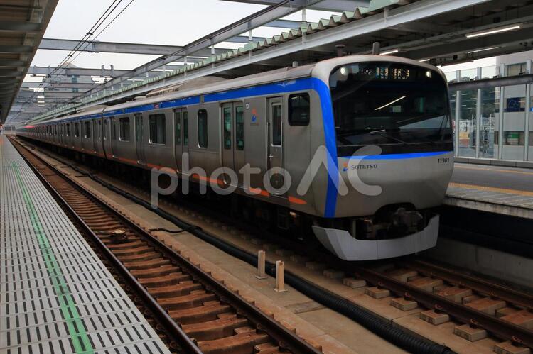 11000系（相模鉄道） 相模鉄道,相鉄,星川駅の写真素材