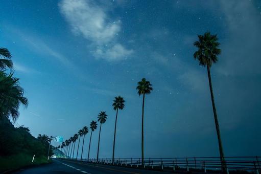 内海トンネル付近の星空 内海トンネル付近の星空 星空,星,夜景の写真素材