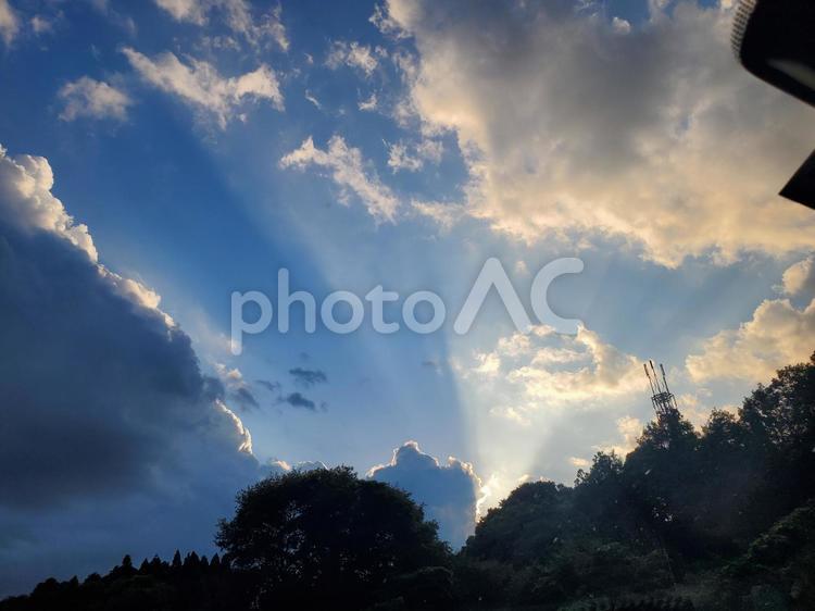 夕方の空 晴れ,雲,山の写真素材