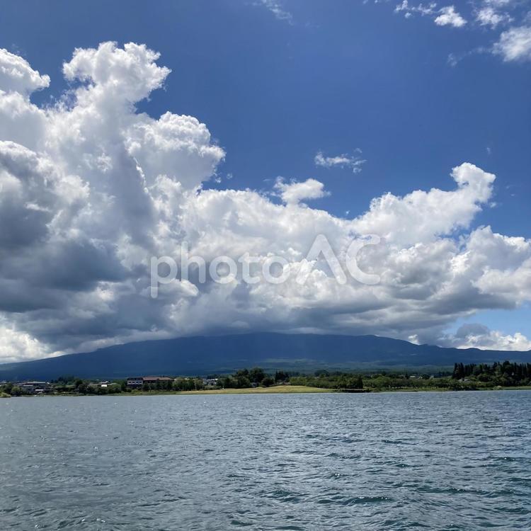 河口湖 山梨,河口湖,遊覧船の写真素材