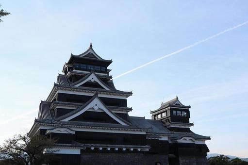 青空に聳える黒き威容、熊本城 青空に聳える黒き威容、熊本城の写真
