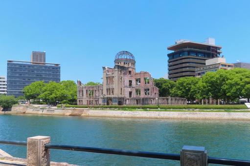 【広島県】原爆ドーム 平和記念公園 【広島県】原爆ドーム 平和記念公園 原爆ドーム,原爆,広島の写真素材