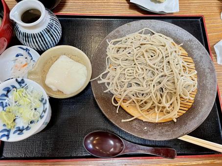 冷たいとろろ蕎麦 冷たいとろろ蕎麦 そば,冷たい,セットの写真素材