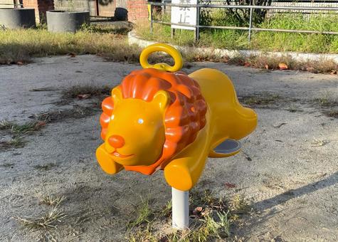 ある公園のライオンの遊具B_711G 遊具,ライオン,公園の写真素材