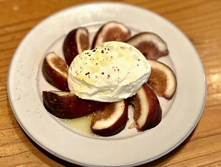 無花果のマスカルポーネチーズサラダ 無花果,いちじく,イチジクの写真素材