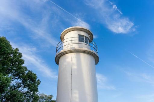 夕暮れ時の富田灯台 灯台,富田灯台,青空の写真素材