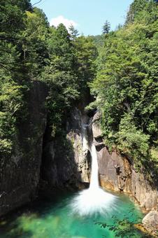柿其渓谷の牛ヶ滝 柿其渓谷の牛ヶ滝の写真