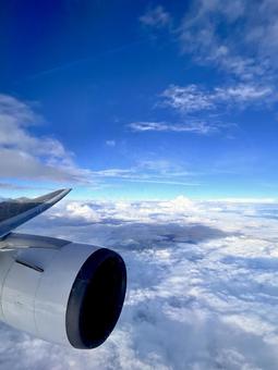 飛行機の中から見える空 飛行機の中から見える空の写真