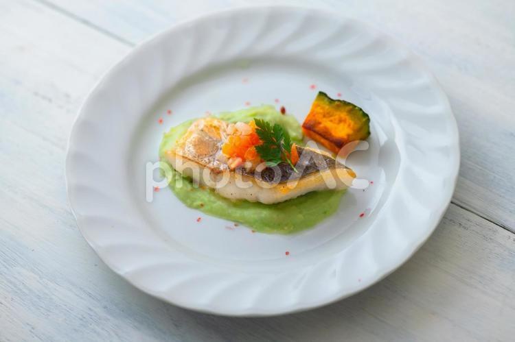 スズキのムニエル　枝豆ソース3 鱸,スズキ,ムニエルの写真素材