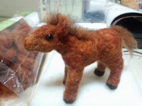 羊毛フェルトで作った馬 羊毛フェルトで作った馬の写真