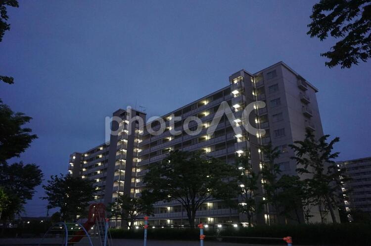 マンション マンション,マンション風景,新興住宅地の写真素材