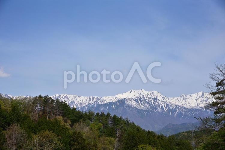 峠より北アルプスの山々を望む 爺ヶ岳,鹿島槍ヶ岳,北アルプスの写真素材
