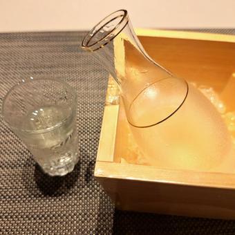 冷酒 冷酒 冷酒,おちょこ,徳利の写真素材