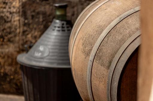 地下室の中の酒樽 地下室の中の酒樽 酒樽,資材,ワインの写真素材