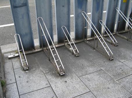 自転車置き場 自転車置き場,駐輪場,レールの写真素材