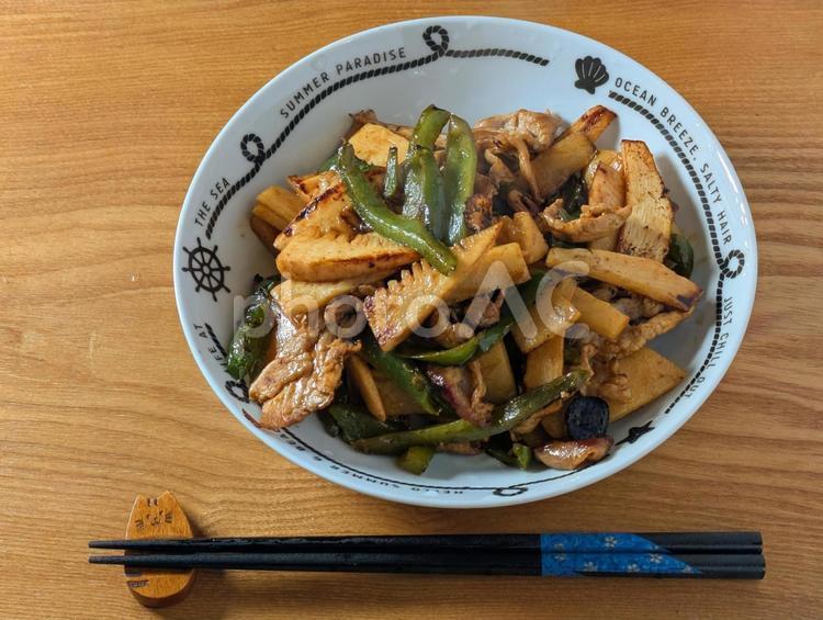 豚小間とたけのこのチンジャオロース 青椒肉絲,豚肉,豚小間切れ肉の写真素材
