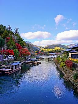 秋の嵐山の保津川にて(京都) 秋の嵐山の保津川にて(京都) 嵐山,京都,観光の写真素材