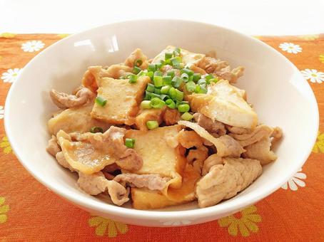 厚揚げと豚こま肉の味噌炒め 厚揚げと豚こま肉の味噌炒め 厚揚げ,豚肉,豚バラの写真素材
