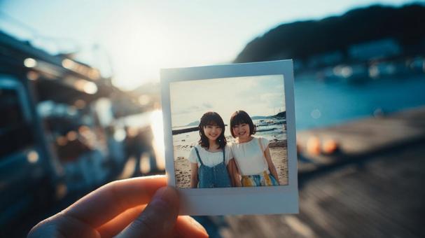 海辺で写した、ふたりの大切な夏の思い出 海辺で写した、ふたりの大切な夏の思い出の写真