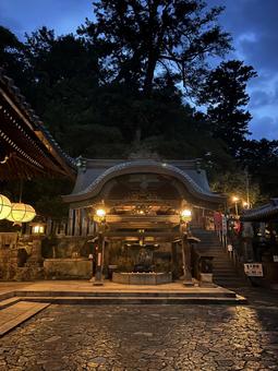 東大寺二月堂手水舎 東大寺二月堂手水舎の写真