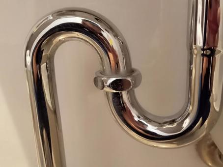 洗面台の下に設置されるの排水管Sトラップ sトラップ,洗面台,配水管の写真素材