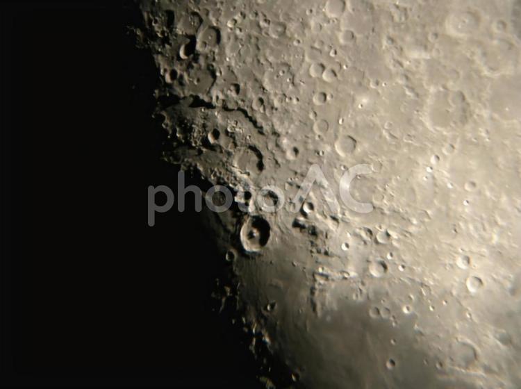 月面のクレータ①・天体 月面,月,クレータの写真素材