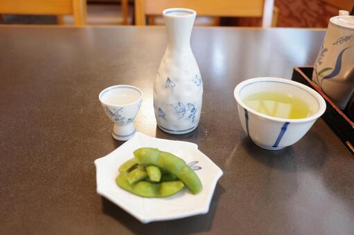 日本酒と枝豆 日本酒,枝豆,酒の写真素材