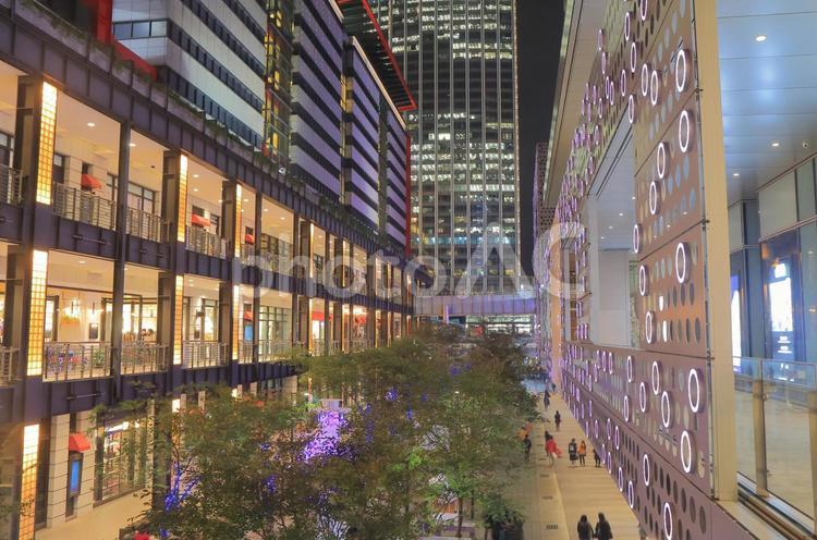 台湾　台北市の信義ショッピングエリア 高層ビル,台北,繁華街の写真素材