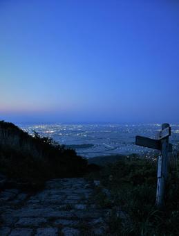 山頂からの夜明け 山頂からの夜明けの写真