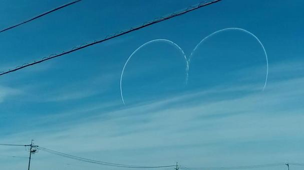 Contrail heart Contrail heart