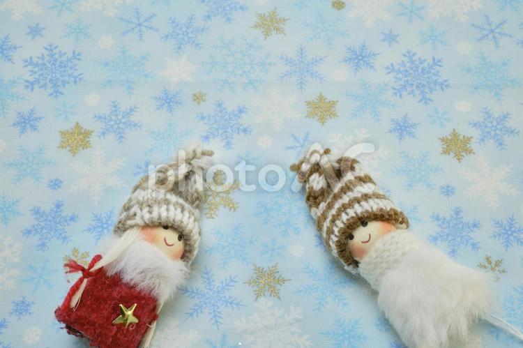 可愛い子供の人形と雪の柄 背景,クリスマス,お祝いの写真素材